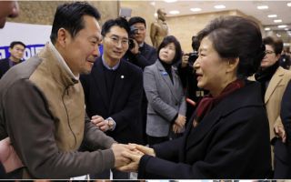 박근혜 요구에 장동혁 단식 8일만에 중단 "더 큰 싸움 위해"