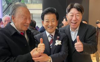 정동영 장남결혼식에 정청래.권노갑 등 정치권 총집결...통일부 직원들은 불참이유가?