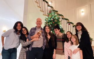 “자기가 배우였다는 사실도 몰라”…브루스 윌리스 가족, ‘사후 뇌 기증’ 결정한 이유