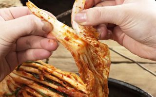 "손으로 김치 찢어준 예비 시모, 밥 안먹은 여친…이게 남자 잘못인가요?" [어떻게 생각하세요]