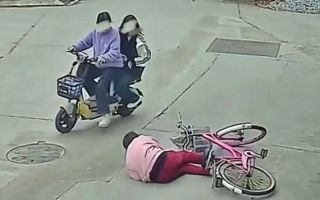 "자전거 타다 넘어진 노인 부축했는데 4500만원 소송"..여중생 사연에 中 ‘발칵’ [영상]