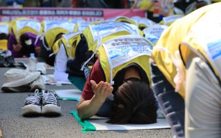 홈플러스 노조 "공적기관이 부실채권 정리" 요구…무기한 농성도