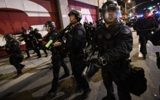 트럼프 행정부, 이민 당국 '무영장 체포' 권한 확대…"사실상 무제한 단속" 논란