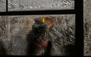 미, 지원 늦어지자…우크라, 영하 20도 넘는 혹한에 "얼어죽을까 대비"