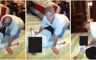 앤드류 전 왕자, 여성 위에 엎드린 사진에…영국 '충격'