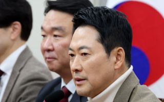 국힘, ‘장동혁 재신임 투표’ 두고 “직 걸라 vs 공갈협박” 논란