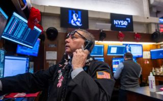 다우 4일 만에 하락…강한 고용에 금리인하 기대 후퇴, 국채금리 상승