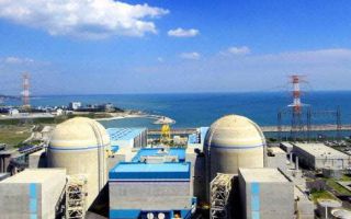 원점 돌아온 원전 vs 재생에너지 논쟁…승자는 누구