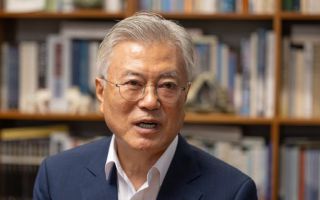 문재인 "서로 보듬는 마음들 모여 큰 희망…넉넉한 설 되길"