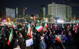 "쾅!" 적막 속 추가 공습 폭발음…테헤란 탈출 행렬