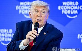 트럼프 "푸틴-젤렌스키 함께할 시점…안 그러면 멍청한 것"