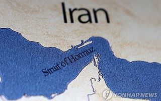 '이란 봉쇄' 호르무즈해협서 선박 잇단 피격(종합)