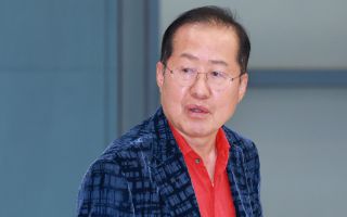 홍준표, 尹에 “갈 때 가더라도 전직 대통령답게 당당히 가라”