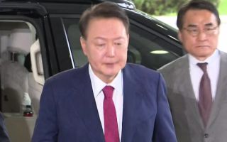 윤석열, 감방서 '버티기'..."구치소 와서 조사하라"