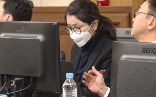 '샤넬백' 뒤늦게 자백한 김건희...'그라프'는 끝내 부인