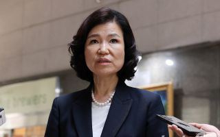 '법카 사적 유용 의혹' 이진숙, 경찰 출석…"정치적 목적 있다"