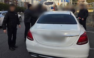 경찰 버스 앞에서 ‘비틀’…설 연휴 아침 만취 운전자 현행범 체포