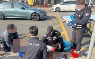 오토바이 사고 부상자 구조한 해경…땔감 구하려다 나무에 부딪힌 80대