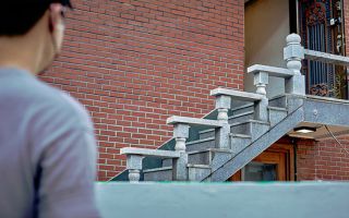 설연휴 집에 있던 20대 남매 ‘날벼락’…신림동 흉기男 구속