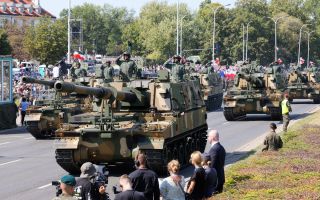 유럽 무기냐, 한국 무기냐… 기로에 선 폴란드