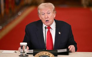 트럼프 “이란, 오늘 매우 강력한 타격 입을 것”...공격 확대 시사