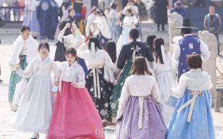 낮 최고 17도 포근…강원동해안 밤부터 비 [날씨 LIVE]