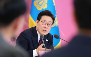 이 대통령 “부동산 정책 논의 과정서 다주택자 등 배제 지시”