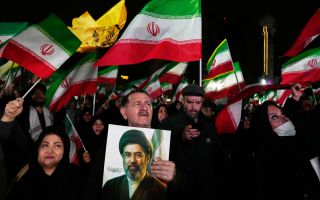 이란 매체 “호르무즈 통행료 부과 시 연 최대 1000억달러 수입”