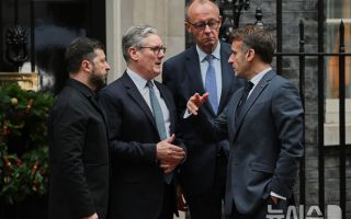 트럼프 “러 전쟁에서 이기고 있으니 우크라이나는 협상 서명해야”