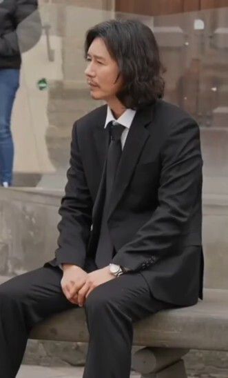 김민종은 한층 더 성숙해진 분위기를 예고했다. nobaccompany SNS 캡처