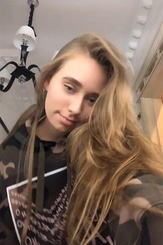 블라디미르 푸틴 러시아 대통령의 혼외자로 추정되는 엘리자베타 크리보노기흐. [사진 = 더타임스 엑스 계정]