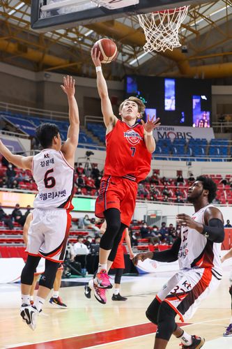 슛하는 현대모비스 서명진.[KBL 제공. 재판매 및 DB 금지]