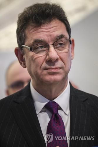 앨버트 불라 화이자 CEO[뉴욕 AFP=연합뉴스 자료사진]