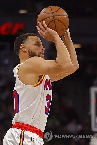 스테픈 커리의 슛[AP=연합뉴스]