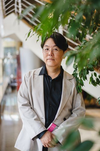 대만 작가 궈창성대만 작가 궈창성이 19일 인터뷰에 앞서 서울 강남구 코엑스에서 포즈를 취하고 있다. [민음사 제공. 재판매 및 DB 금지]