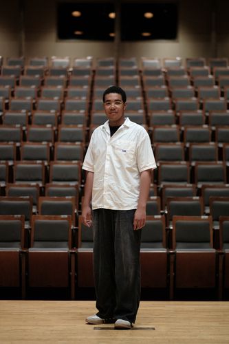 포즈 취하는 이하느리 작곡가(서울=연합뉴스) 류효림 기자 = 이하느리 작곡가가 지난 27일 서울 서초구 예술의전당 리사이틀홀에서 연합뉴스와 인터뷰에 앞서 포즈를 취하고 있다. 2025.6.29. ryousanta@yna.co.kr