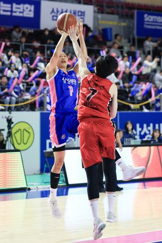 삼성생명 이해란의 슛[WKBL 제공. 재판매 및 DB 금지]