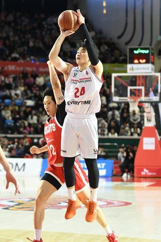 슛하는 문유현[KBL 제공. 재판매 및 DB 금지]