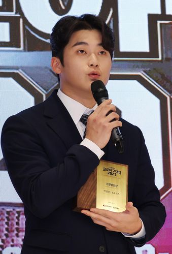 수상 소감 전하는 박영현[일간스포츠 제공. 재판매 및 DB 금지]