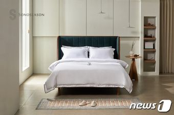 소노시즌 겨울 침구 모던 이불&베개 커버 세트(소노시즌 제공)