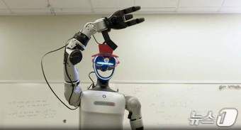 중국 유니트리 G1 휴머노이드 로봇에 피지컬 AI 로-알파 탑재(마이크로소프트 제공)