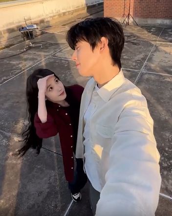 사진 | 아이유 공식 SNS