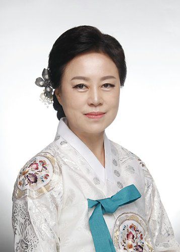 이재경 목원대 명예교수, 장학금 2천만원 기탁(서울=연합뉴스) 목원대는 이재경 한국음악과 명예교수가 장학금 2천만원을 기탁했다고 24일 밝혔다.
    그는 가야금산조(국가무형문화재 제23호) 이수자로, 1999년부터 올해 1월까지 목원대 한국음악과 교수로 재직했다.
    사진은 이재경 목원대 명예교수. [목원대 제공. 재판매 및 DB 금지] photo@yna.co.kr