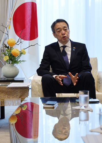 미즈시마 고이치 주한일본대사(서울=연합뉴스) 한상균 기자 = 미즈시마 고이치 대사가 지난 26일 서울 성북구 일본대사관저에서 연합뉴스와 인터뷰를 진행하고 있다. 2024.8.27    xyz@yna.co.kr