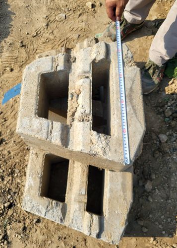 현장에서 확인된 설계보다 작은 크기의 옹벽 블록[오산시 제공. 재판매 및 DB 금지]