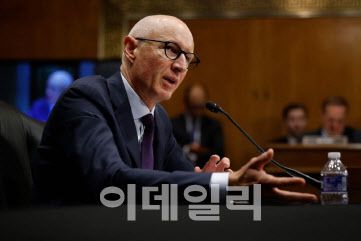 라스 프루에르가드 요르겐센 노보노디스크 최고경영자(CEO)가 미국 상원 보건교육노동연금위원회(HELP) 청문회에 출석해 증언하고 있다. (사진=AFP)