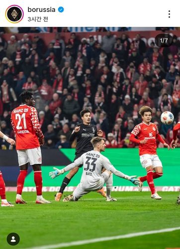 마인츠와의 경기에 출전한 카스트로프(가운데)[묀헨글라트바흐 인스타그램 캡처. 재판매 및 DB 금지]