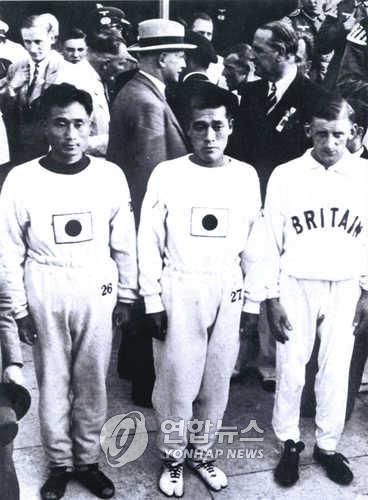 1936년 베를린 올림픽 남자 마라톤 동메달을 땄을 때의 남승룡(맨 왼쪽)[연합뉴스 자료 사진]