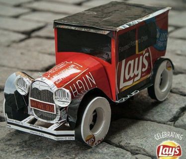 1933년 허먼 레이가 감자칩을 배달할 때 몰았다는 차량의 모형. 레이스 공식 엑스(X) 계정