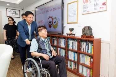 공덕동 구민 노은씨 박강수 구청장실 방문